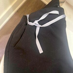 Figs, black medium petite Zamora jogger, no flaw